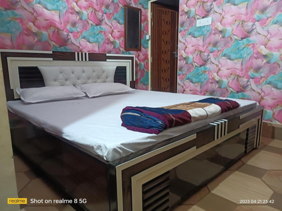 ורנאסי Maa Gauri Paying Guest House מראה חיצוני תמונה