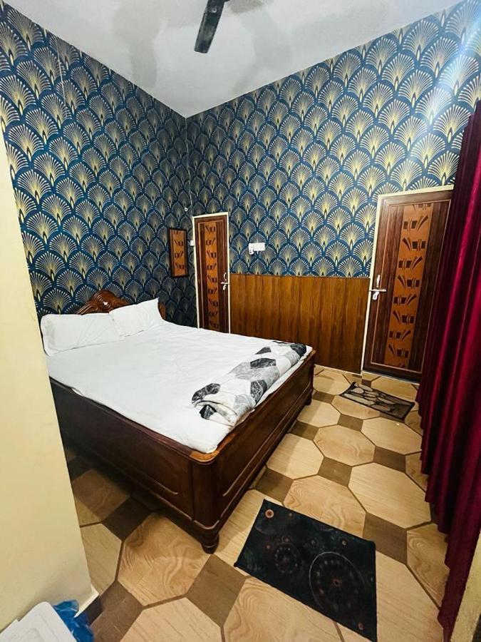 ורנאסי Maa Gauri Paying Guest House מראה חיצוני תמונה