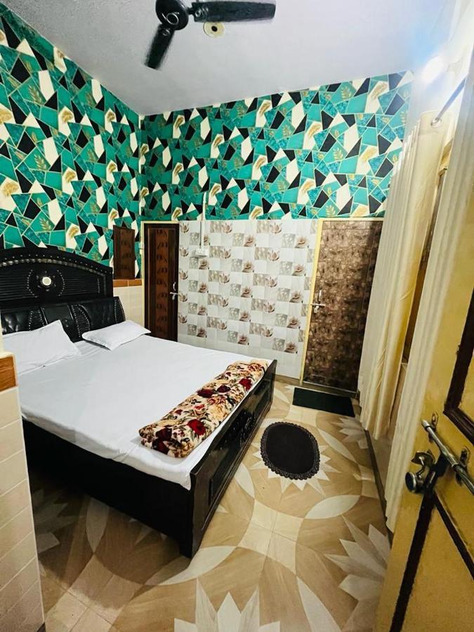 ורנאסי Maa Gauri Paying Guest House מראה חיצוני תמונה