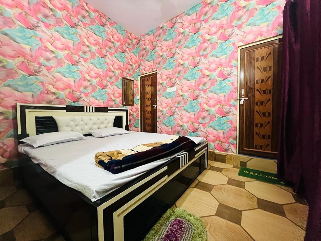 ורנאסי Maa Gauri Paying Guest House מראה חיצוני תמונה